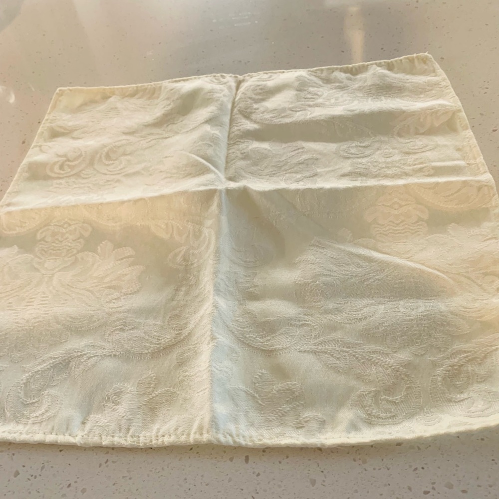 Bundle of 5 Dinning table napkins